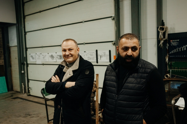 «Из города Москва звонят по причине этой машинки, но я не отдам. Я чувствую, это не настоящие ценители» «Из города Москва звонят по причине этой машинки, но я не отдам. Я чувствую, это не настоящие ценители»