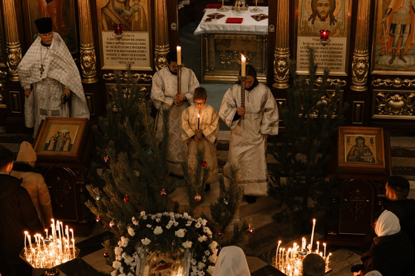 «Помолимся горячо за наших воинов, которые встречают это Рождество в боях за наше будущее» «Помолимся горячо за наших воинов, которые встречают это Рождество в боях за наше будущее»