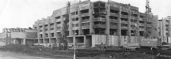 «Когда я только пришел в Челны, мне предложили: давайте начнем с ремонта мэрии. Я говорю: «А что, это самое срочное что ли?» «Когда я только пришел в Челны, мне предложили: давайте начнем с ремонта мэрии. Я говорю: «А что, это самое срочное что ли?»