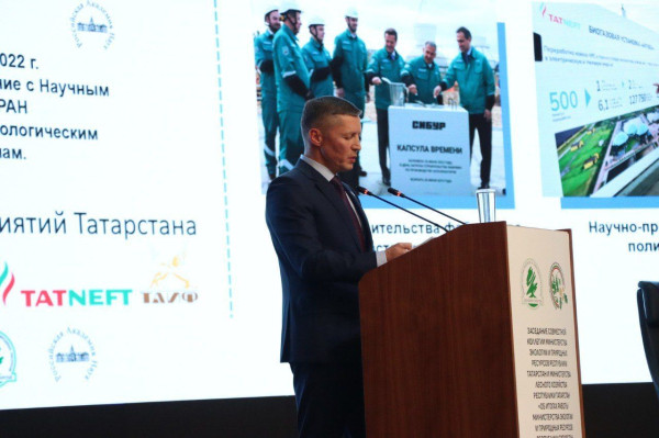 Плавучий дом-самострой отберут у хозяина: глава Минэкологии РТ рассказал о спасении водоемов