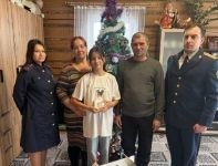 Офицеры следкома посетили родителей умершего молодого героя Данила Садыкова Офицеры следкома посетили родителей умершего молодого героя Данила Садыкова