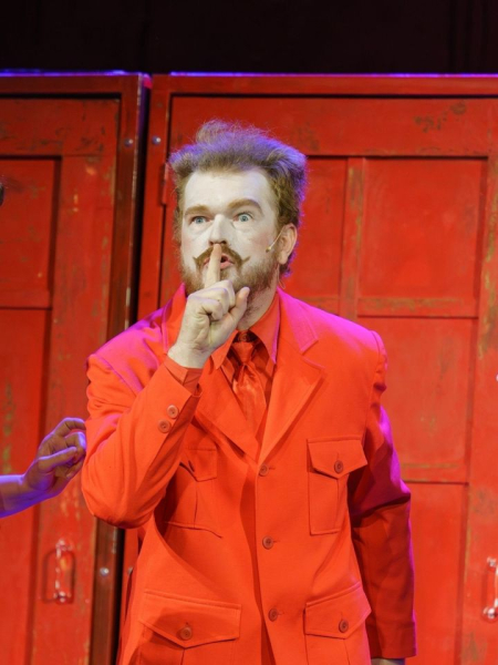 Актер из театра «Мастеровые» уезжает на родину Актер из театра «Мастеровые» уезжает на родину