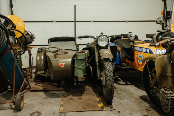 «Из города Москва звонят по причине этой машинки, но я не отдам. Я чувствую, это не настоящие ценители» «Из города Москва звонят по причине этой машинки, но я не отдам. Я чувствую, это не настоящие ценители»