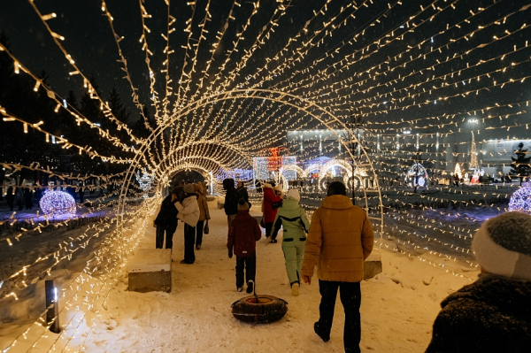 «Мы под бой кремлевских часов ходили находили малыша, который потерялся на ели. Слава Богу, обнаружили» «Мы под бой кремлевских часов ходили находили малыша, который потерялся на ели. Слава Богу, обнаружили»