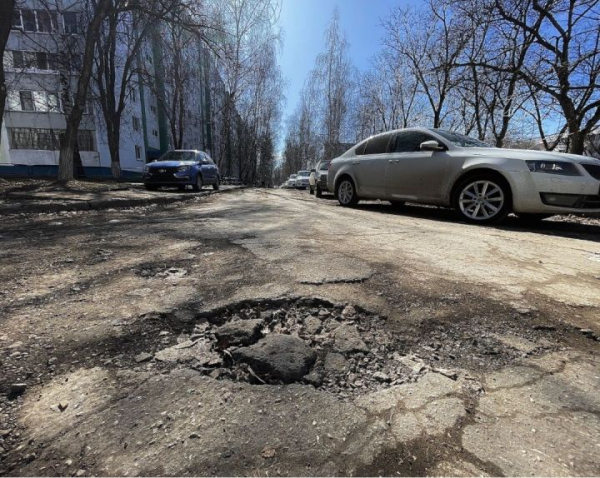 Авто изловило яму: как получить возмещение