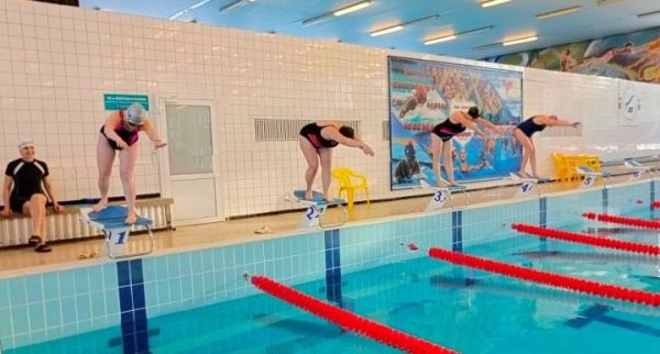 Работники КБК Челнов сдали нормы ГТО по плаванию Работники КБК Челнов сдали нормы ГТО по плаванию