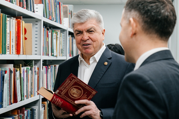 «Нет оснований сокрушаться, что год был тяжелым. Мы не теряем оптимистического настроя» «Нет оснований сокрушаться, что год был тяжелым. Мы не теряем оптимистического настроя»