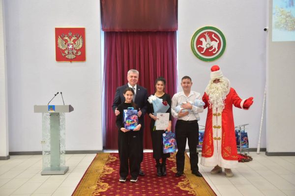 65 тысяч семей получили материнские сертификаты 65 тысяч семей получили материнские сертификаты