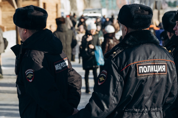 &laquo;Подорвал три петарды, после этого напал на уборщицу и спрятался. Позже он был арестован&raquo;