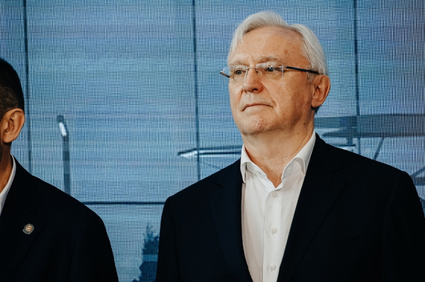 «КАМАЗ» не хочет следовать тенденциям сероватого сектора. Подобные машинки разрушают дороги» «КАМАЗ» не хочет следовать тенденциям сероватого сектора. Подобные машинки разрушают дороги»