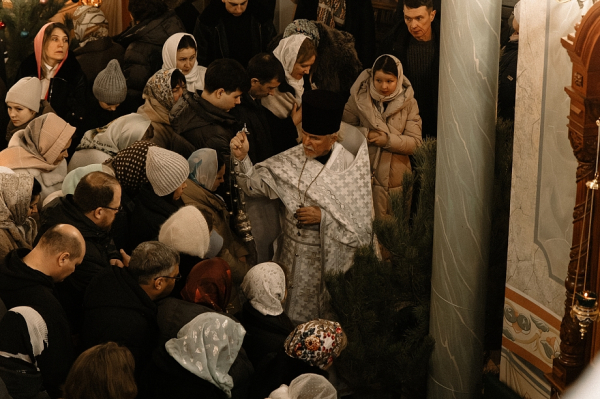 «Помолимся горячо за наших воинов, которые встречают это Рождество в боях за наше будущее» «Помолимся горячо за наших воинов, которые встречают это Рождество в боях за наше будущее»