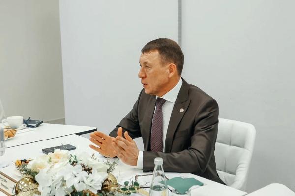 Махинация на 35 казенных миллиона: как экс-градоначальник Нижнекамска Рамиль Муллин попал в «уголовку» Махинация на 35 казенных миллиона: как экс-градоначальник Нижнекамска Рамиль Муллин попал в «уголовку»