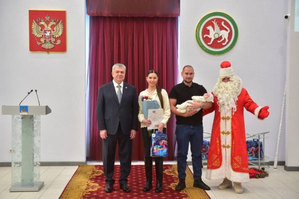 65 тысяч семей получили материнские сертификаты 65 тысяч семей получили материнские сертификаты