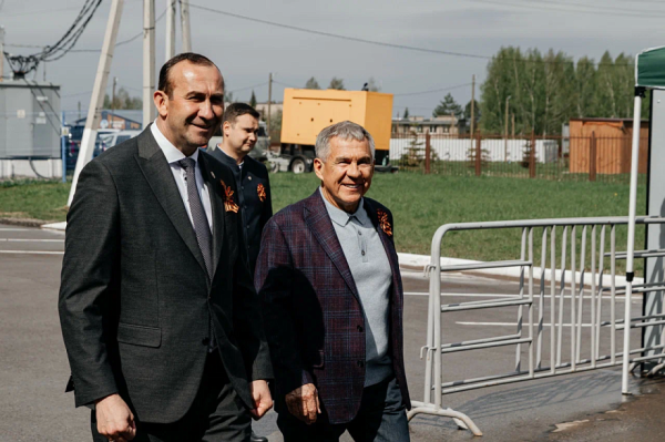 &laquo;Камиль Римович, син этот молодец, да. Однако есть вопросы к вашей работе. Без бит сине мактанырга чакырмадык&raquo;