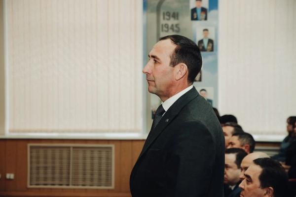 &laquo;Камиль Римович, син этот молодец, да. Однако есть вопросы к вашей работе. Без бит сине мактанырга чакырмадык&raquo;