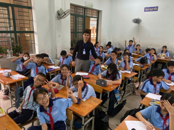 Преподавателя из Челнов: «Во Вьетнаме у нас по 50 учащихся в классе, они дремлют на полу» Преподавателя из Челнов: «Во Вьетнаме у нас по 50 учащихся в классе, они дремлют на полу»