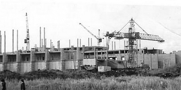 «Когда я только пришел в Челны, мне предложили: давайте начнем с ремонта мэрии. Я говорю: «А что, это самое срочное что ли?» «Когда я только пришел в Челны, мне предложили: давайте начнем с ремонта мэрии. Я говорю: «А что, это самое срочное что ли?»