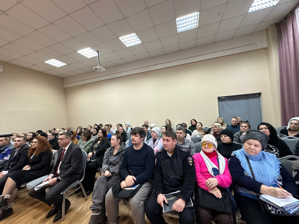 Встречи с жителями прошли в трех районах Набережных Челнов Встречи с жителями прошли в трех районах Набережных Челнов