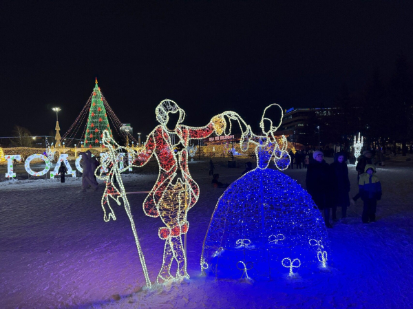 Челны отгуляли Старый Новый год: сегодня начнется демонтаж елки