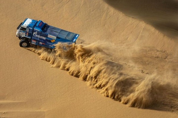Без флага не участвуем: «Дакар» опять проходит без «КАМАЗ-мастера» Без флага не участвуем: «Дакар» опять проходит без «КАМАЗ-мастера»