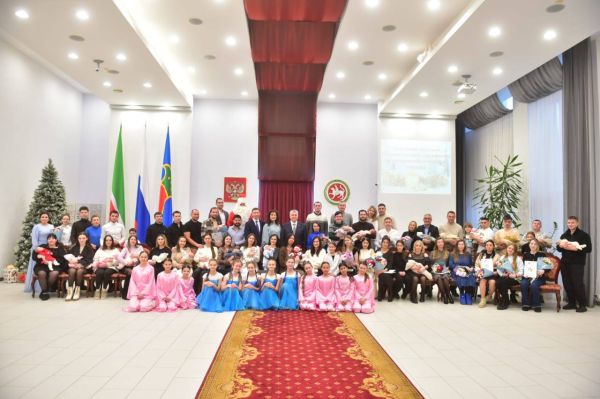 65 тысяч семей получили материнские сертификаты 65 тысяч семей получили материнские сертификаты