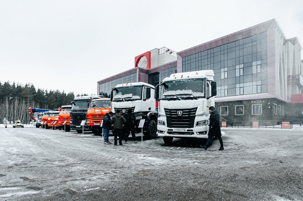 «КАМАЗ» не хочет следовать тенденциям сероватого сектора. Подобные машинки разрушают дороги» «КАМАЗ» не хочет следовать тенденциям сероватого сектора. Подобные машинки разрушают дороги»