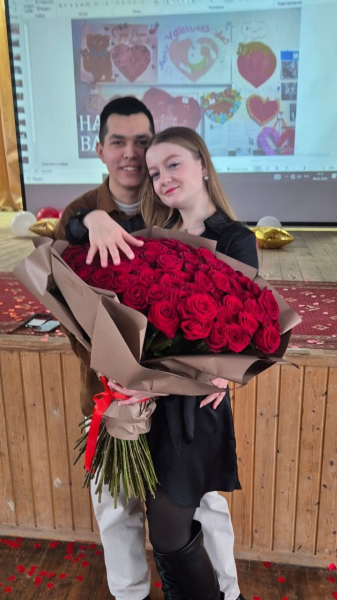 Сотрудник полиции и медработник обручились в школе Челнов, где познакомились Сотрудник полиции и медработник обручились в школе Челнов, где познакомились