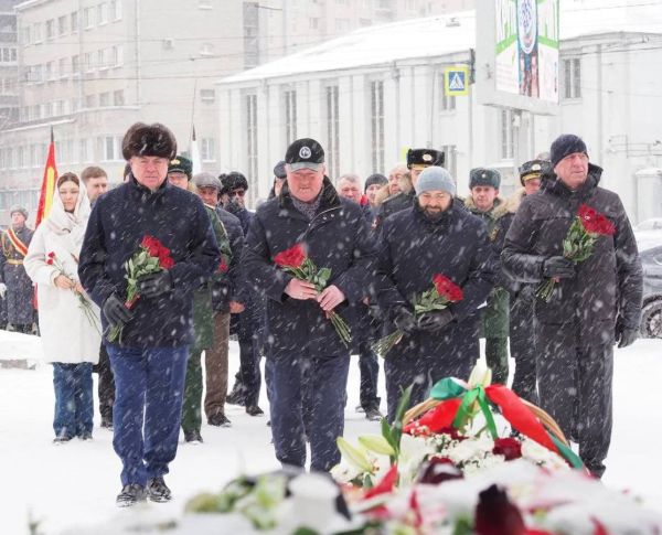 Наиль Магдеев посетил покалеченых бойцов в Военно‑мед академии имени Кирова Наиль Магдеев посетил покалеченых бойцов в Военно‑мед академии имени Кирова
