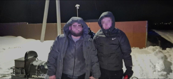 Под Нижнекамском спасатели эвакуировали людей, которые съехали на снегоходе в овраг Под Нижнекамском спасатели эвакуировали людей, которые съехали на снегоходе в овраг