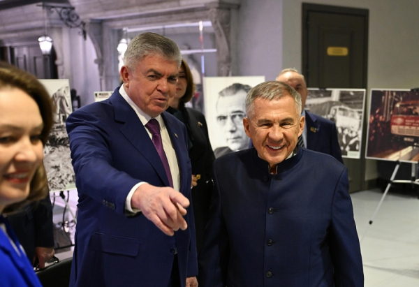 «Еще одна непростая задачка – стройку Столичного проспекта. Это остро нужно…» «Еще одна непростая задачка – стройку Столичного проспекта. Это остро нужно…»