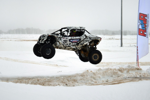 Снег, лед и минус 12: &laquo;КАМАЗ-мастер&raquo; вырвал победу в &laquo;Снежной битве&raquo;