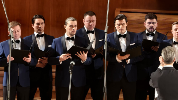 «Умоляю, отключите телефоны!»: как в Челнах выступил хор Сретенского монастыря «Умоляю, отключите телефоны!»: как в Челнах выступил хор Сретенского монастыря