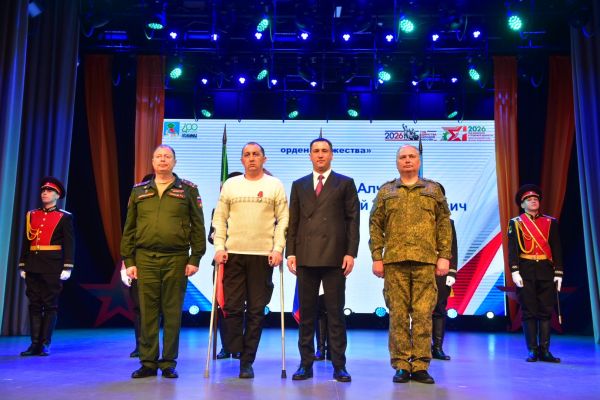 В Набережных Челнах одарили военных 