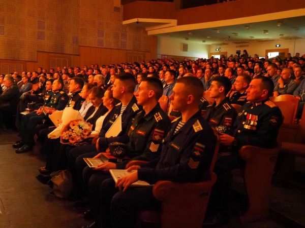 Наиль Магдеев посетил покалеченых бойцов в Военно‑мед академии имени Кирова Наиль Магдеев посетил покалеченых бойцов в Военно‑мед академии имени Кирова