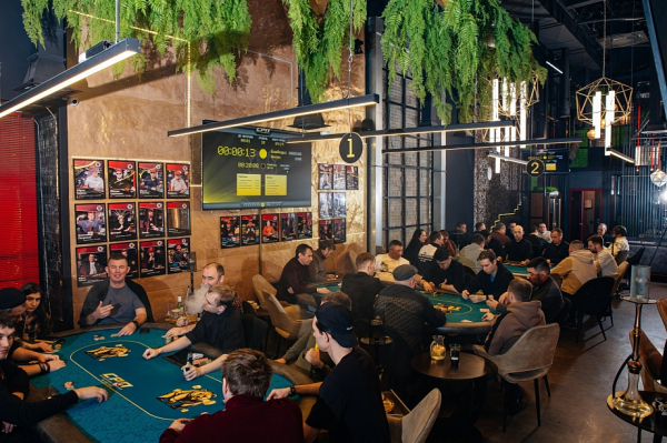 Покер, эмоции и дружба: настоящая жизнь челнинского покер-клуба очами корреспондента Покер, эмоции и дружба: настоящая жизнь челнинского покер-клуба очами корреспондента