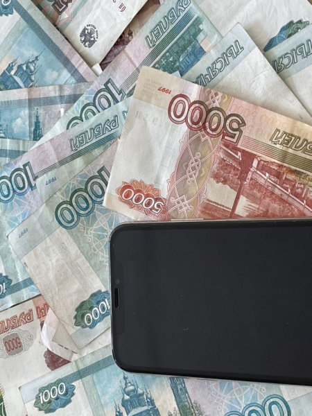 В Челнах ребенок за игровую приставку перевел 37 тысяч рублей жуликам В Челнах ребенок за игровую приставку перевел 37 тысяч рублей жуликам