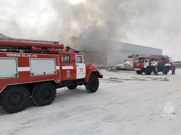 В Челнах загасили возгорание на складе на Мензелинском тракте
