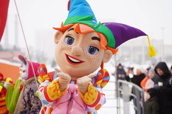 Гимн весне: в Набережных Челнах празднуют Широкую Масленицу Гимн весне: в Набережных Челнах празднуют Широкую Масленицу