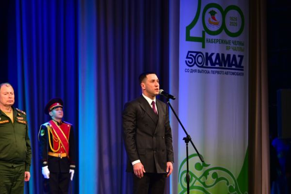 В Набережных Челнах одарили военных 