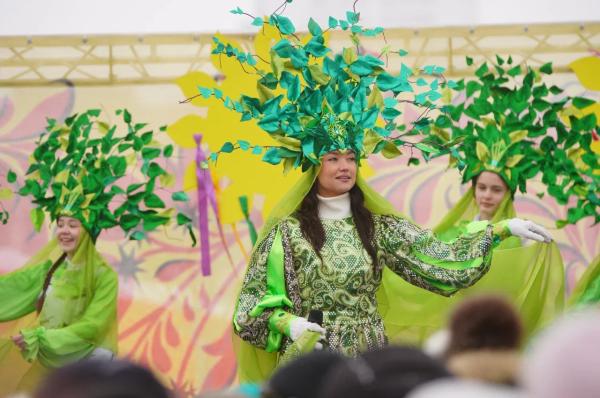 Гимн весне: в Набережных Челнах празднуют Широкую Масленицу Гимн весне: в Набережных Челнах празднуют Широкую Масленицу