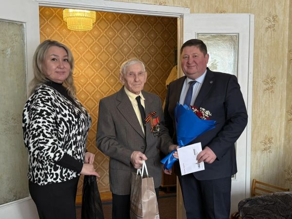 Челнинский ветеран отмечает свое 96-летие Челнинский ветеран отмечает свое 96-летие