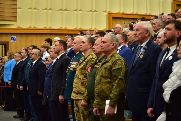 В Набережных Челнах одарили военных 