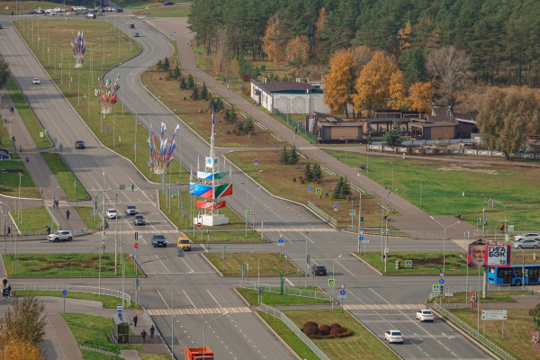 Почему Яшьлек, а не Комсомольский: история названий проспектов Челнов Почему Яшьлек, а не Комсомольский: история названий проспектов Челнов