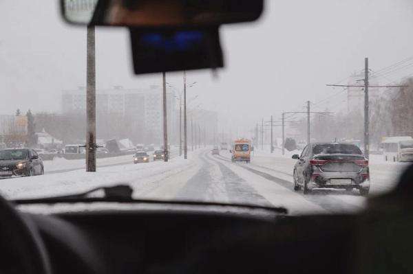 «Чем лучше дороги, тем опаснее ведут себя водители. Почти всегда причина – нарушение требований» «Чем лучше дороги, тем опаснее ведут себя водители. Почти всегда причина – нарушение требований»