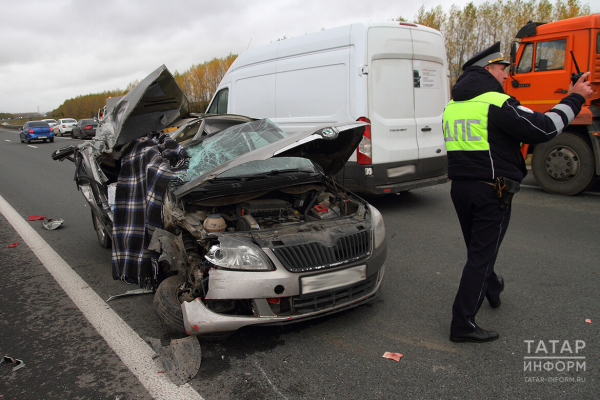 Минниханов попросил усилить контроль безопасности на магистралях республики Татарстан