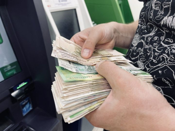 &laquo;Положена медаль&raquo;: аферисты выманили у матерей и вдов бойцов СВО 20 миллионов рублей