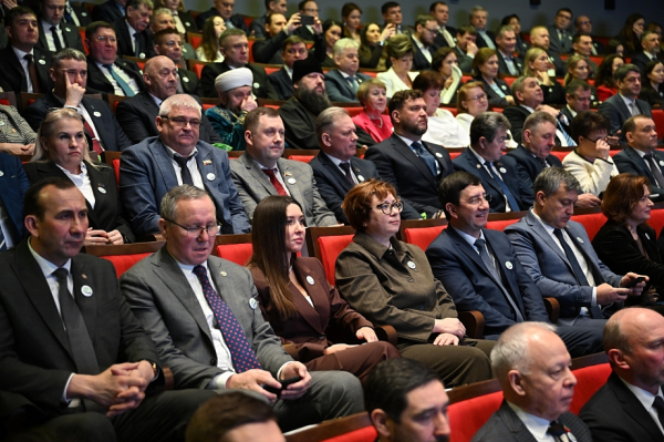 «Еще одна непростая задачка – стройку Столичного проспекта. Это остро нужно…» «Еще одна непростая задачка – стройку Столичного проспекта. Это остро нужно…»