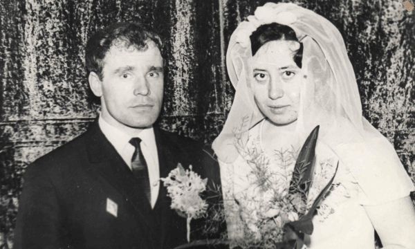 Парад любви: в Набережных Челнах чествуют свадебных юбиляров 