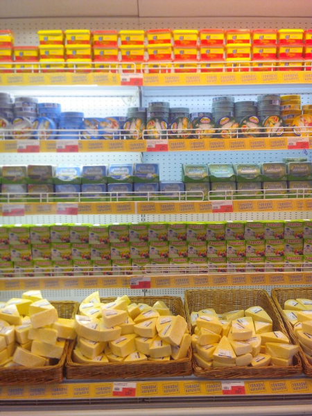 В Челнах мужчина вынес из магазина сыра на 8 тысяч рублей