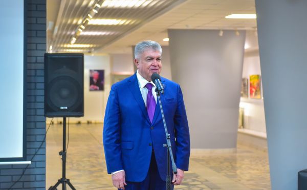 Парад любви: в Набережных Челнах чествуют свадебных юбиляров 